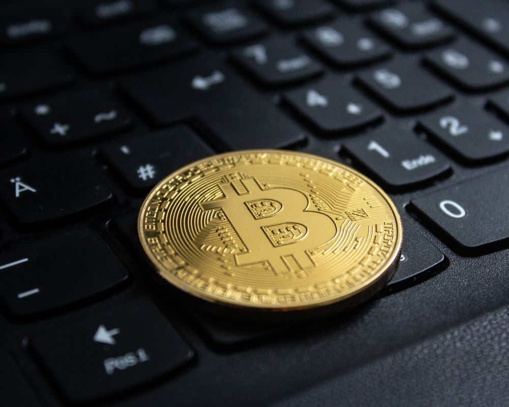 Stablecoins em 2025: tendências, regulamentação e adoção institucional Stablecoins em 2025: tendências, regulamentação e adoção institucional
